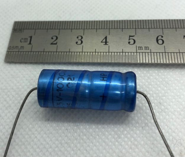 Picture of 1000µF 25V Axial Capacitor