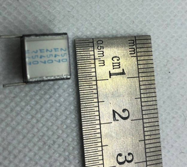 Picture of 0.47µF 250V SIEMENS MKT   10mm