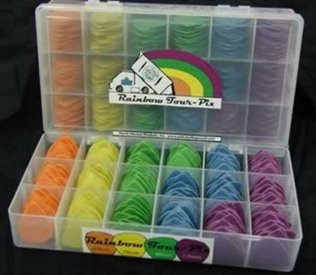 Picture of Harris Music Guitar Picks Countertop Display Kit 500 Pcs
