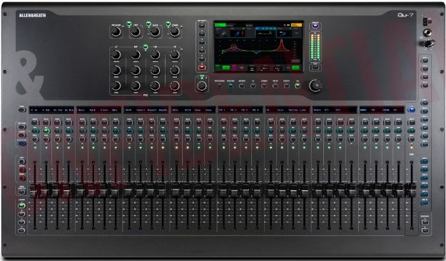 Picture of A&H QU7 Digital mixing console with 32 faders