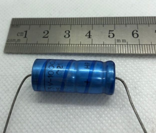 Picture of 1000µF 25V Axial Capacitor