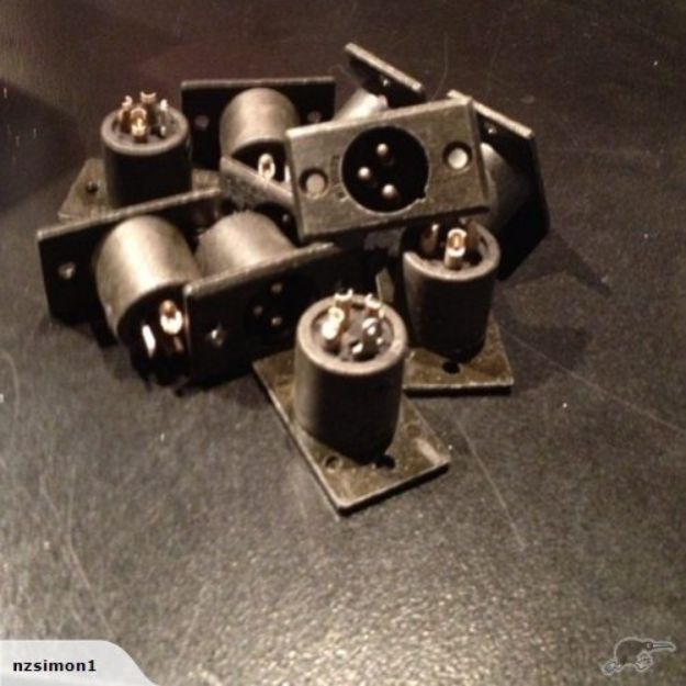 Picture of XLR Connector 3 Pin Panel Mount MALE