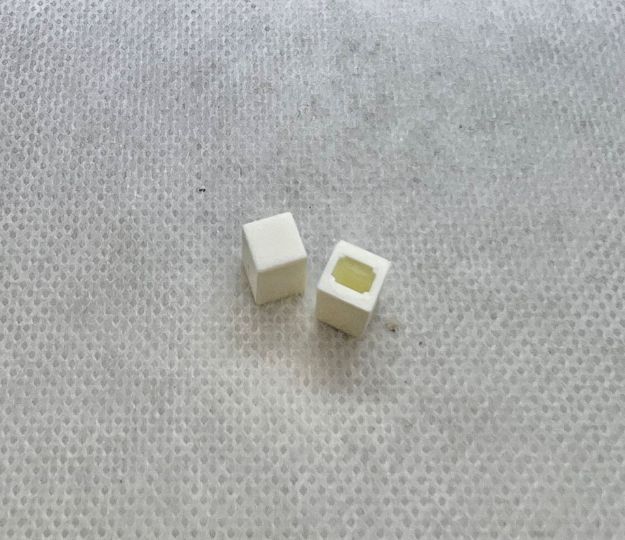 Picture of A&H Knob Pushswitch WHITE